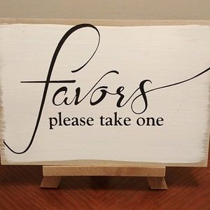 Receptiom table party favors sign